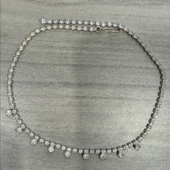 Jewelry - VINTAGE: Elegant Silver Tone Necklace with Crystal Accents